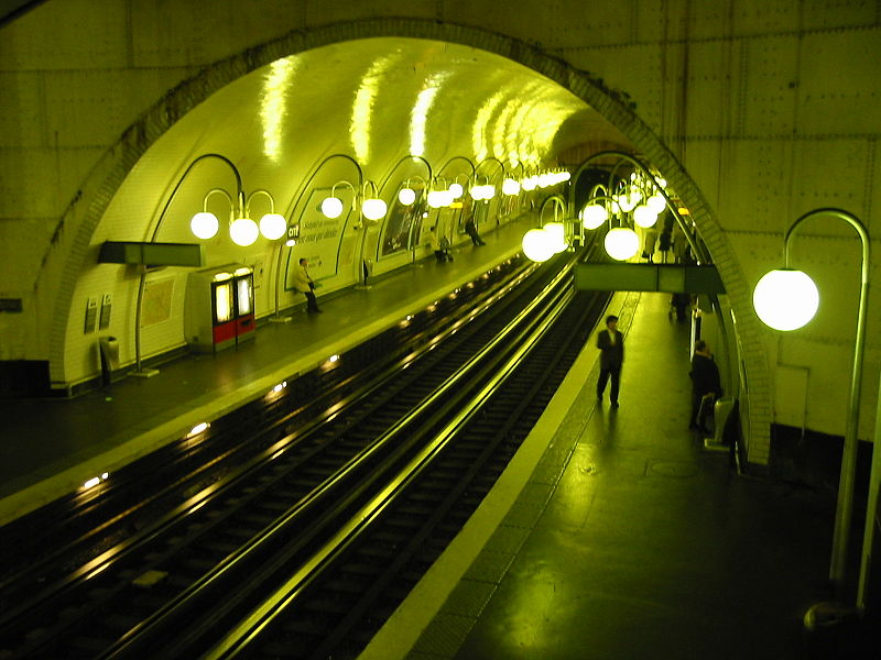 Une de le estaciones de le metre de Paris