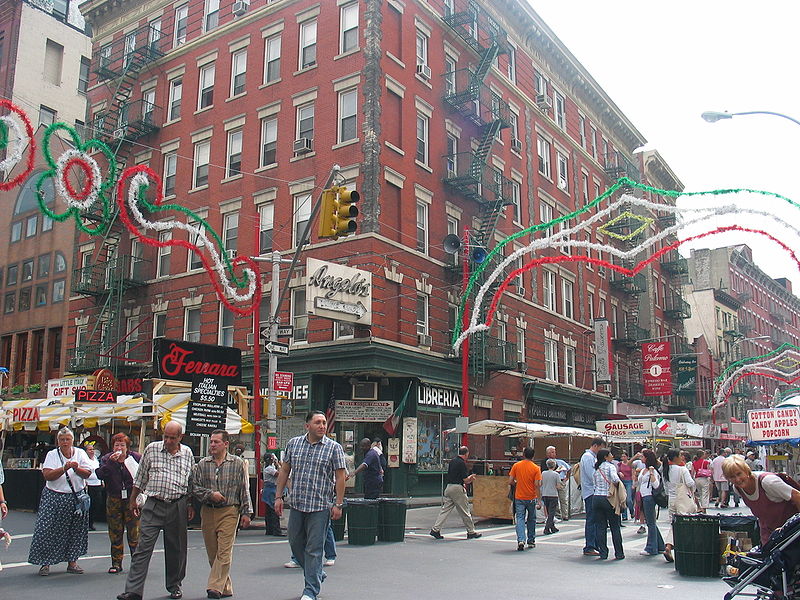 Fiesta de San Gennaro celebred por le comunite italian en le citie