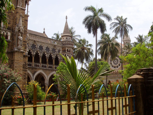 En 1857 sed founded le Universite de Mumbai